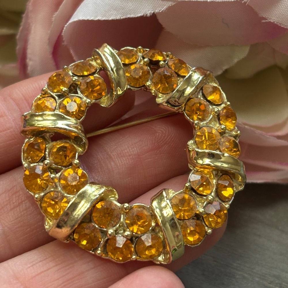 Vintage Avon Brooch Gold Tone with Amber Stones